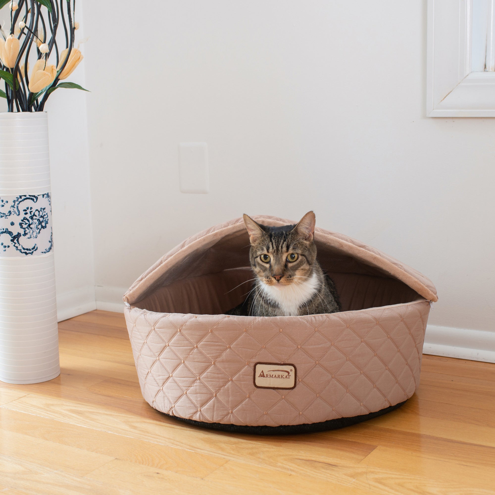 AeroMark Armarkat Cat Bed, Small, Light Apricot C3